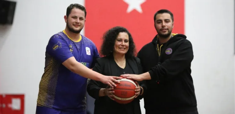 Ev hanımı başkanlık koltuğunda! Kulübü 2. Lig için mücadele veriyor...