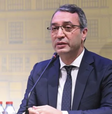 Fatih'te elektrik kesintileri... CHP Fatih adayı Mahir Polat'tan uyardı