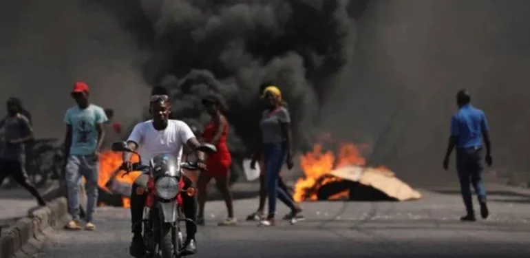 Haiti'de olağanüstü hal ilan edildi 12 mahkum öldü, 3 bin 600'ü firar etti!