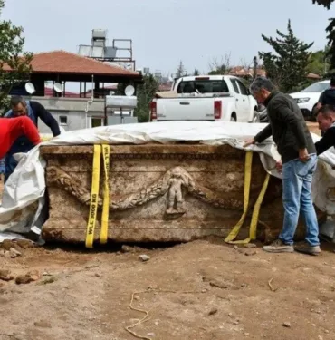 Hatay'da tarihi keşif Altyapı çalışmasında lahit ortaya çıktı!