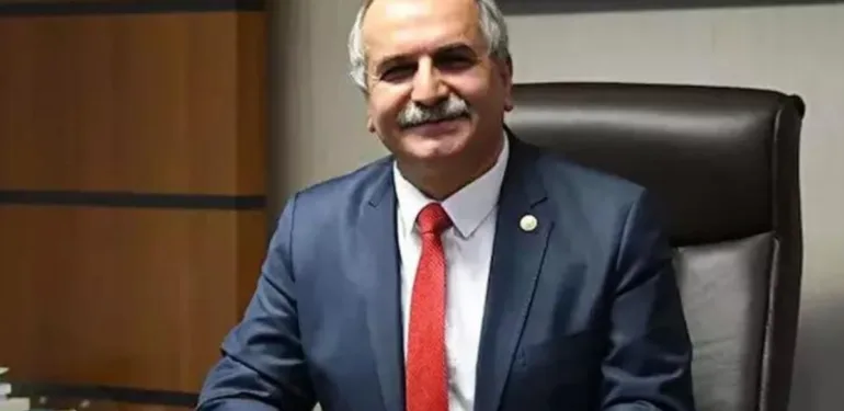 İYİ Parti eski milletvekili Ahmet Çelik kardeşi tarafından bıçaklandı!