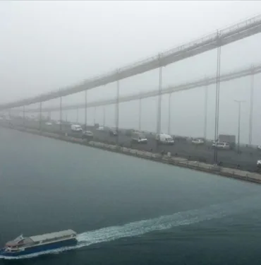 İstanbul Boğazı'nda gemi trafiği askıya alındı