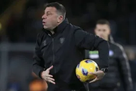 İtalya Serie A'da şok eden olay Teknik direktör futbolcuya kafa attı!