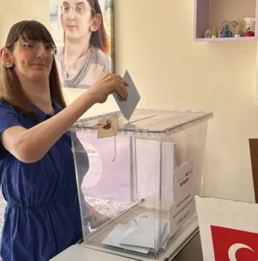 Karabük'te 'Dünyanın en uzun boylu kadını' oyunu kullandı