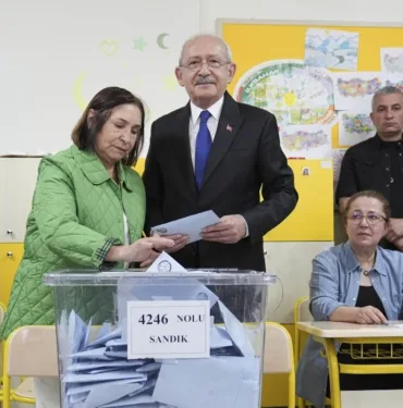 Kılıçdaroğlu ve eşi sandık başında 'Partimize gerekli desteği verdik' (2)