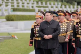Kim Jong-un'un gözetiminde Kuzey Kore'nin gövde gösterisi tatbikatı!
