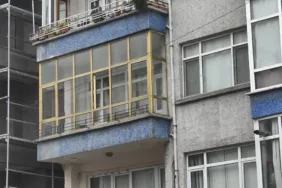 Kiracı eve 27 yatak koyup 3’er binden kiralamış! Balkona bile yatak atmış