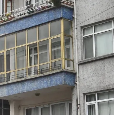 Kiracı eve 27 yatak koyup 3’er binden kiralamış! Balkona bile yatak atmış
