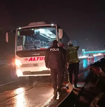 Kocaeli'de minibüs bariyerlere çarptı 1 yaralı