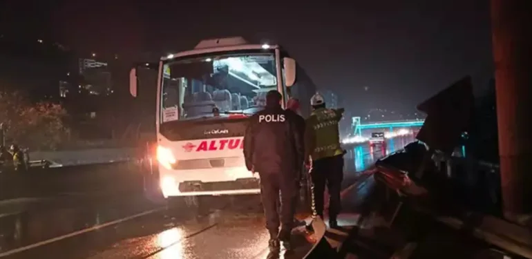 Kocaeli'de minibüs bariyerlere çarptı 1 yaralı