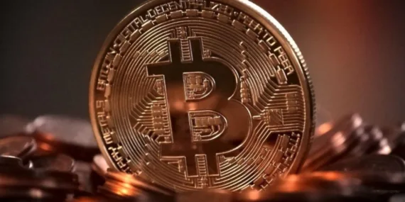 Bitcoin’den rekor üstüne rekor: 76 bin dolar seviyesi aşıldı!