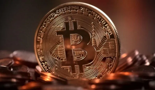 Kripto yatırımcılarına müjde Bitcoin yeniden 71 bin doları aştı!