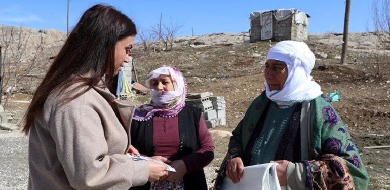 Mahallenin ilk kadın muhtar adayı... 22 erkek adaya karşı mücadele