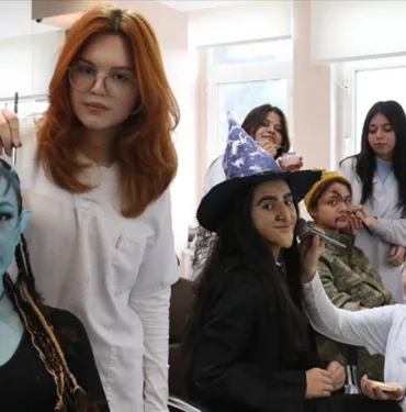 Meslek lisesi öğrencileri film setlerinde yapılan makyajı uygulamalı öğreniyor