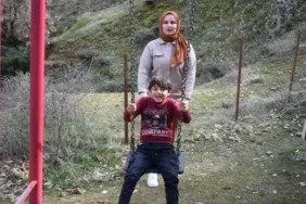 Mezradaki okulun tek öğrencisi 'Öğrencimin hem öğretmeni hem okul arkadaşıyım'