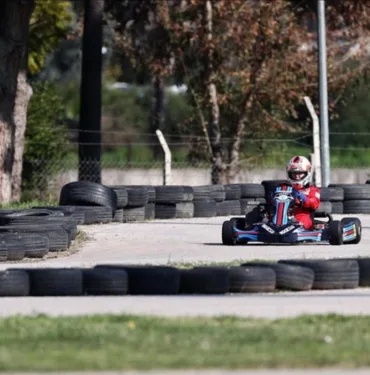 Otomobil sporlarının tek kadın il temsilcisi, hemcinslerini spora kazandırmayı hedefliyor