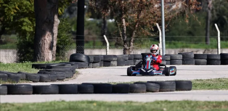Otomobil sporlarının tek kadın il temsilcisi, hemcinslerini spora kazandırmayı hedefliyor