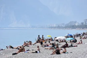 Oy kullanan seçmenler sahillere akın etti