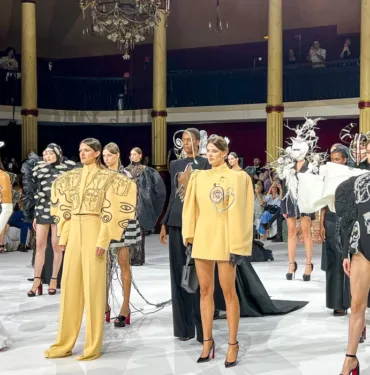 Paris Moda Haftası'na damga vurdu... Yüzde 99'u havadan oluşuyor