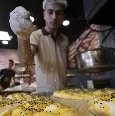 Ramazanın vazgeçilmezi pide... Fırınlarda hazırlıklar tamam