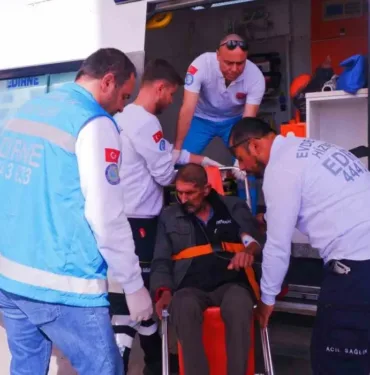 Sağlık ekipleri tarafından oy kullanmaya götürüldü