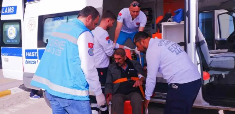 Sağlık ekipleri tarafından oy kullanmaya götürüldü