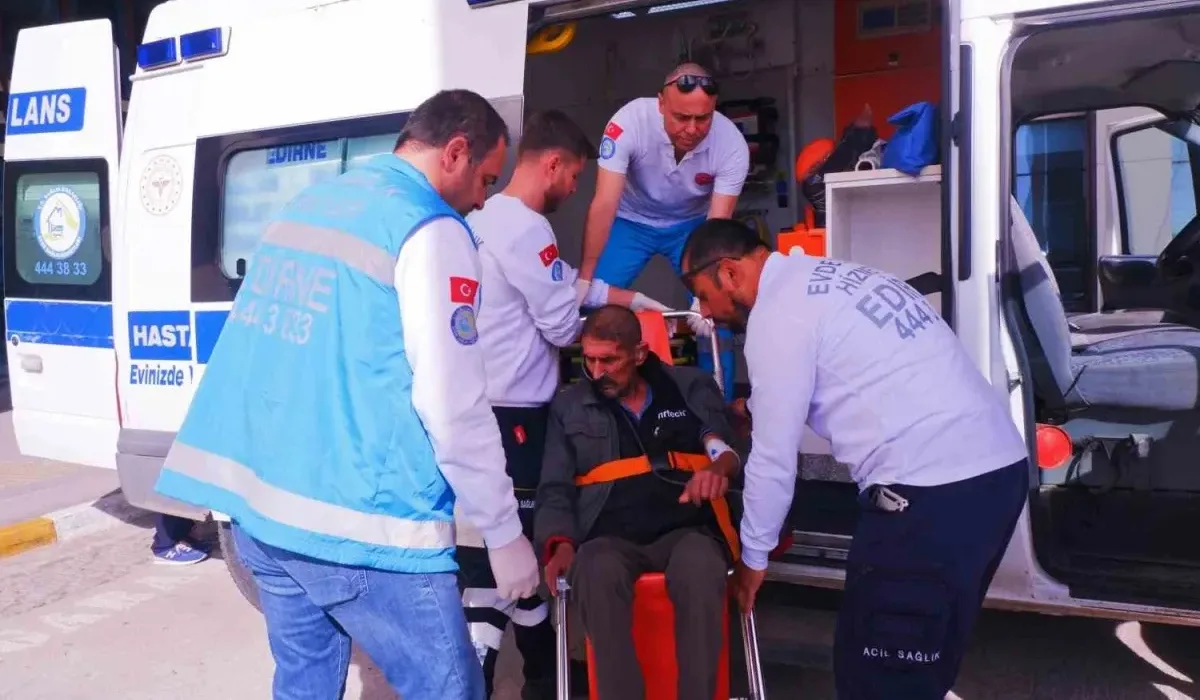 Sağlık ekipleri tarafından oy kullanmaya götürüldü