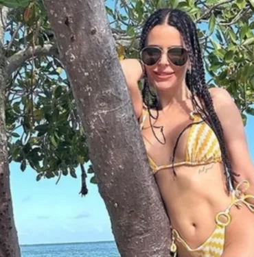 Şarkıcı Simge Sağın da tatil için orayı seçti