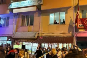 Seçim kutlaması felaketle sonuçlandı Tavas'ta CHP binası'nın balkonu çöktü!