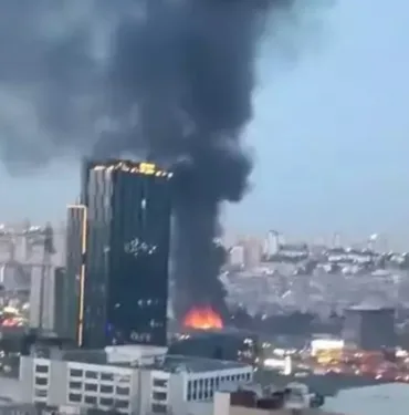 Son dakika... Küçükçekmece'de yangın! Dumanlar 3 ilçeden görülüyor