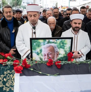 Türk sinemasının unutulmaz yapımcısı son yolculuğuna uğurlandı (3)