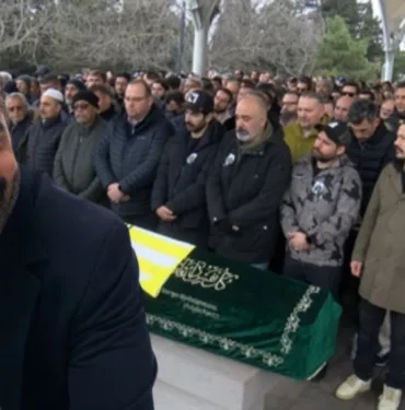 Ünlü oyuncu Efe Deprem, son yolculuğuna uğurlandı