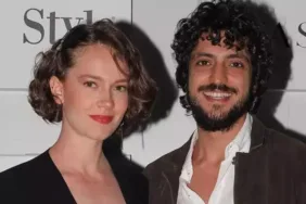 Ünlü oyuncular Taner Ölmez ve Ece Çeşmioğlu, ikinci bebeklerini kucaklarına aldı