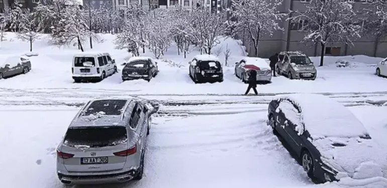 Valilik duyurdu! O ildeki okullara kar tatili