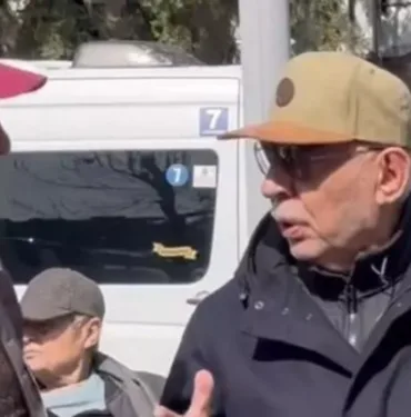 Yeşilçam'ın usta ismi Şener Şen cenazede fotoğraf israrına çileden çıktı...