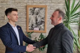 18 yaşında muhtar oldu! Samet Koyun 18 adayı geride bıraktı