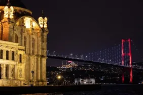 2 Nisan Dünya Otizm Farkındalık Günü İstanbul'da tarihi yapılar kırmızı ışıkla aydınlatılacak