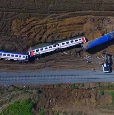 25 kişinin hayatını kaybettiği Çorlu tren kazası davasında karar açıklandı
