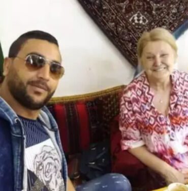 Aralarındaki yaş farkını umursamadılar... Kendisi 73 kocası 39 yaşında