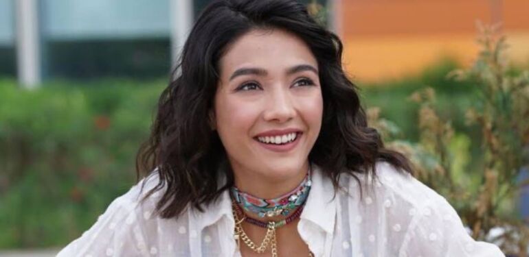 Aybüke Pusat trafik kontrolüne takıldı! Ehliyetine el kondu