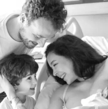 Azra Akın ikinci kez anne oldu... Bebeğinin cinsiyetini doğumda öğrendi