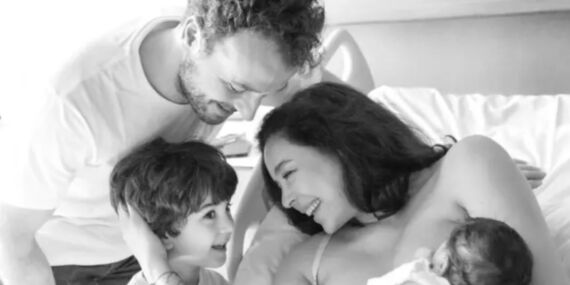 Azra Akın ikinci kez anne oldu… Bebeğinin cinsiyetini doğumda öğrendi