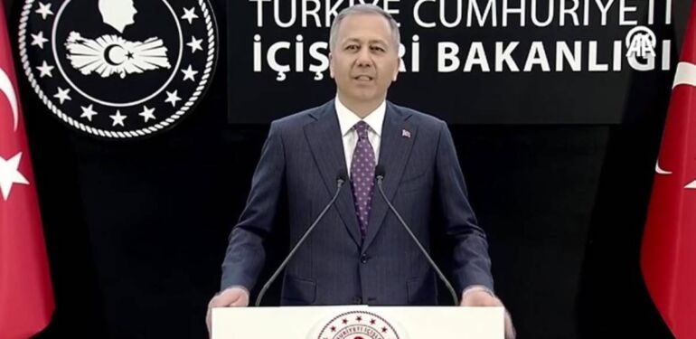 Bakanı Yerlikaya'dan 1 Mayıs açıklaması Taksim Meydanı toplantı ve yürüyüş için uygun değil