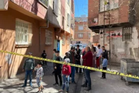 Bir saat önce boşandığı eşini mahkeme çıkışında öldürdü