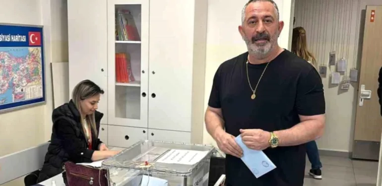 Cem Yılmaz'ın 'seçim sonucu' paylaşımı yine güldürdü
