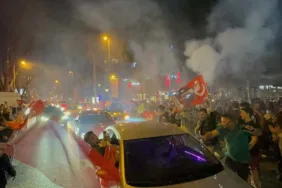 Davullar, zurnalar, Türk bayrakları... İstanbul'da yurttaşlar sokaklara akın etti!