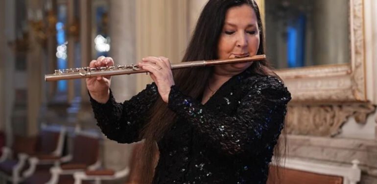 Dünyaca ünlü flüt virtüözü Şefika Kutluer, Hatay'daki depremzedeler yararına konser verdi