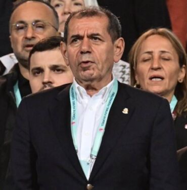 Dursun Özbek'ten eleştiri