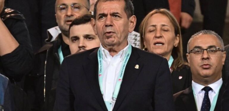 Dursun Özbek'ten eleştiri