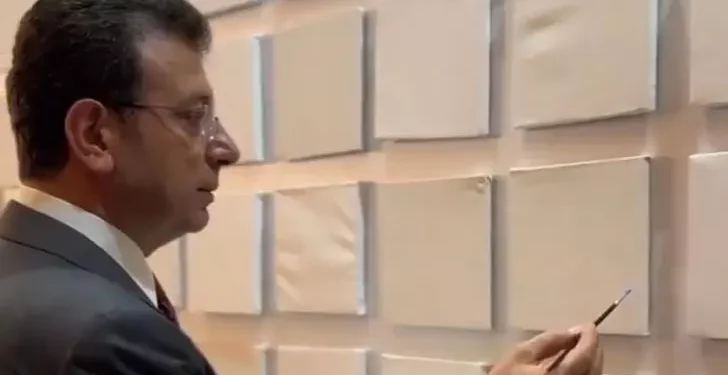 Ekrem İmamoğlu Contemporary İstanbul fuarında resim yaptı